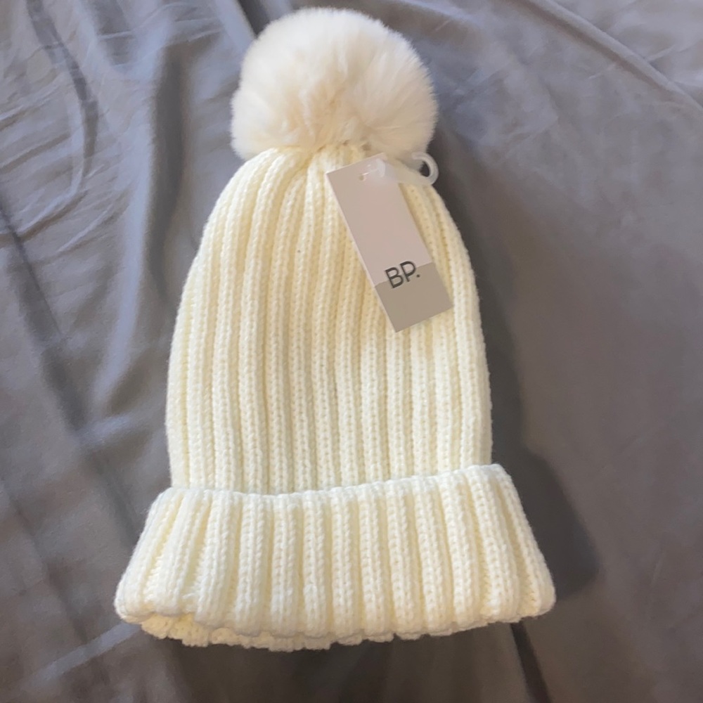 White beanie hat